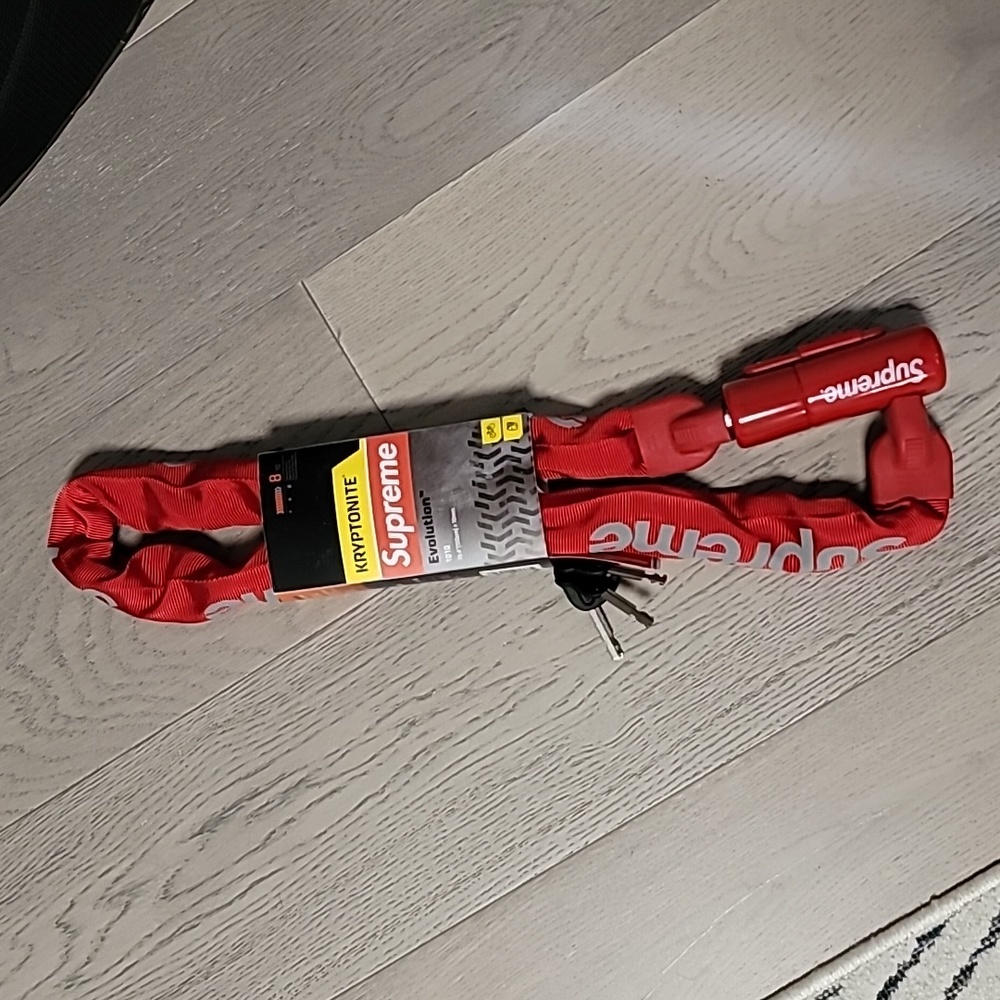 Supreme Kryptonite Lock